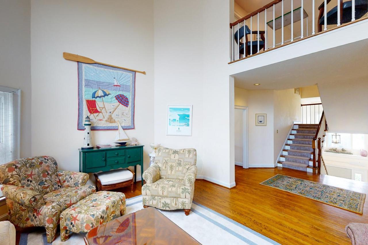 Victorian Sea-Cret Villa Virginia Beach Exterior photo